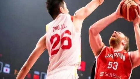 雪域燃情：冬季两项赛热血冰雪盛宴